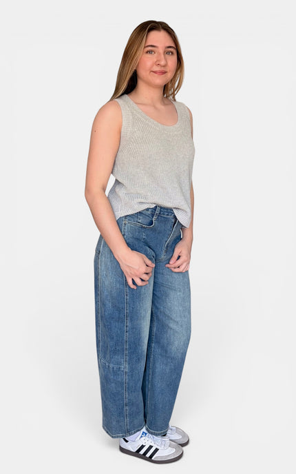 Casual sleeveless linen knit top for spring and summer
