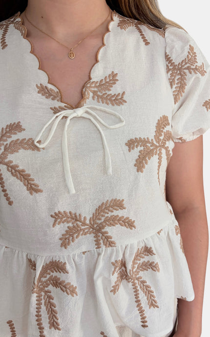 Women's breathable gauze blouse with embroidered details
