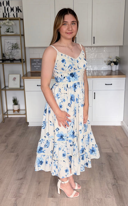 Side view of Cecelia cotton lace trim maxi dress with flowing tiered skirt