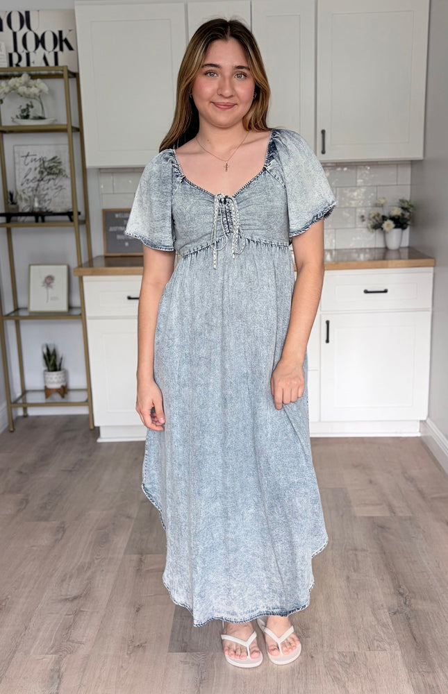 Light Wash Tencel Maxi Dress | Ruched Chambray L Light Wash Tencel Maxi Dress | Ruched Chambray L