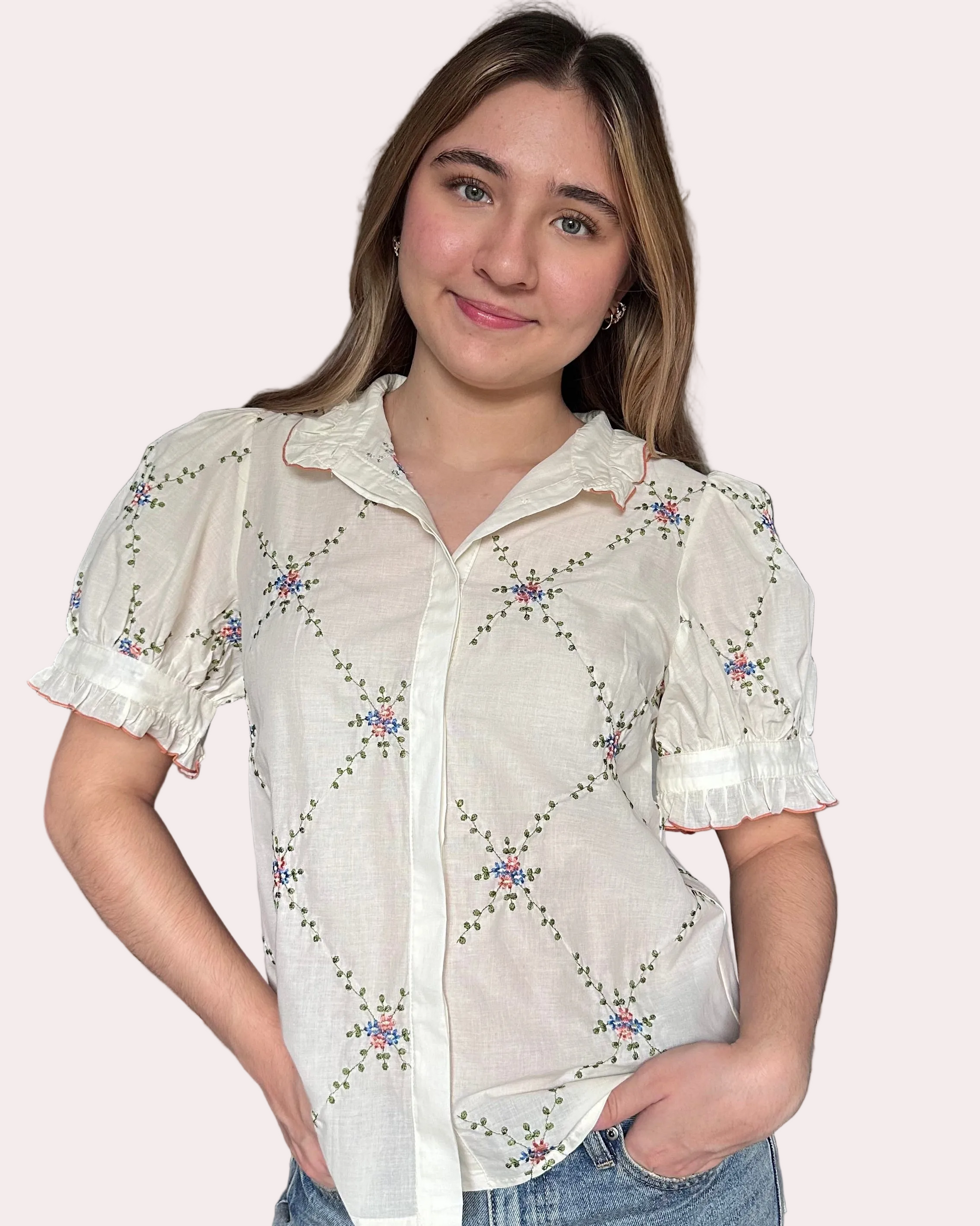 Noemi blouse ruffle collar with contrast edging and floral embroidered detail